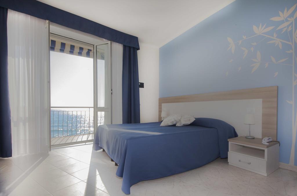 Hotel Bel Sit Alassio Habitación foto